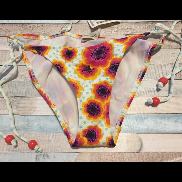 NWT Aeropostale Cute Retro Floral Print Bikini - Picture 2 of 5